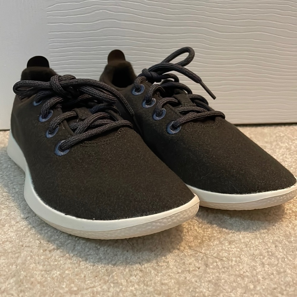 ✨NWT Allbirds Cocoa Wool Runners W7